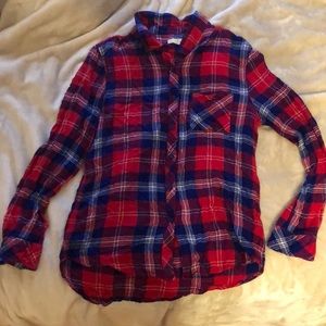 Long sleeve plaid shirt.